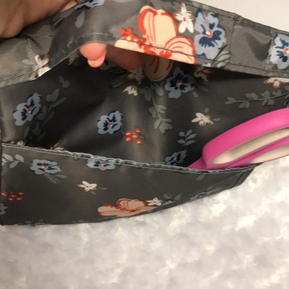 NWT TRAVEL BATH BAG TOILETRIES/MAKEUP HANGING beautiful travel bag